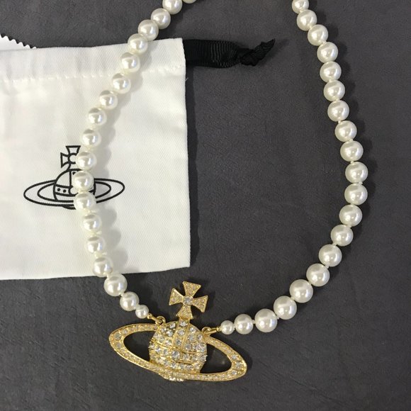 Vivienne Westwood Bas Relief Pearl Necklace Gold Tone LARGE - Picture 2 of 4